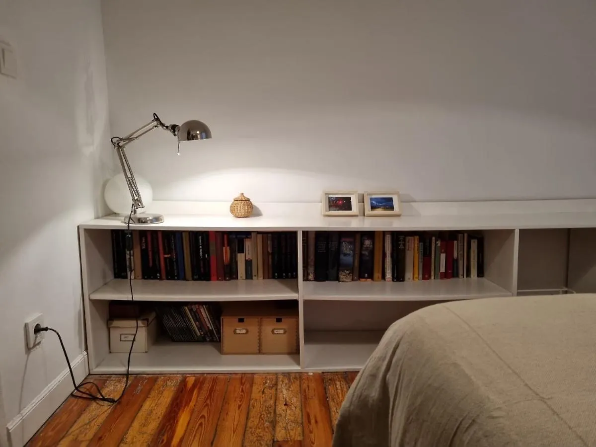 C01A02 La Casa Del Pintor Apartment Santander Spain