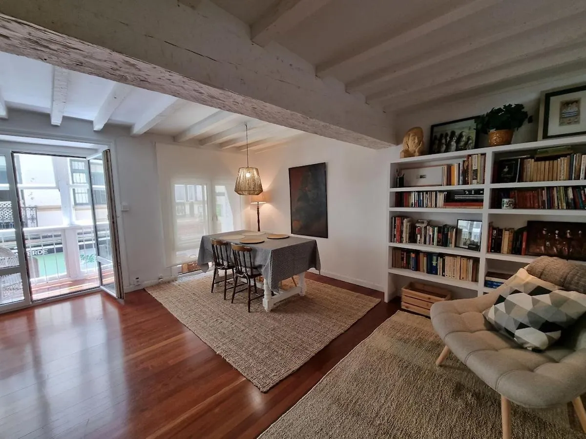 C01A02 La Casa Del Pintor Apartment Santander Spain