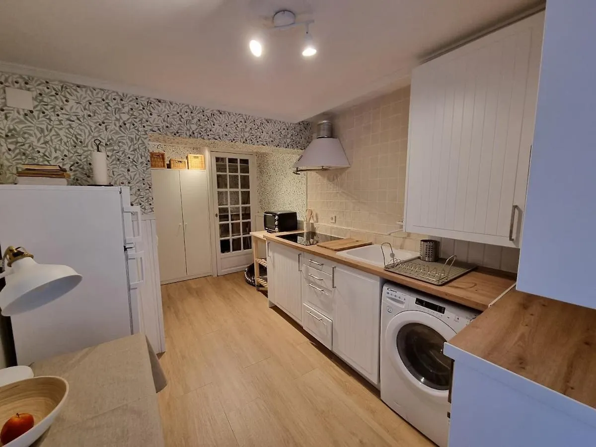 C01A02 La Casa Del Pintor Apartment Santander Spain